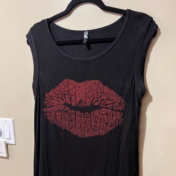 Gypsy Sky Black Sleeveless Top w/Bedazzled Red Gem Lips - Picture 11 of 16